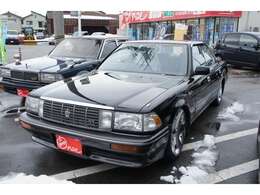 不動車ですので現状エアサスが落ちきっています。