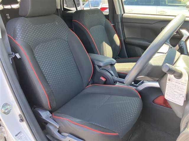 ゆとりある広々とした車内空間は、ドライブを始め買い物やレジャーなど、幅広く活躍します。一人でもみんなとでもお出かけを楽しみましょう！