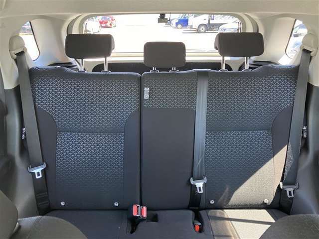 ゆとりある広々とした車内空間は、ドライブを始め買い物やレジャーなど、幅広く活躍します。