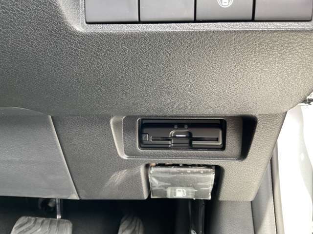 ナビ連動ビルトインETC2.0車載器付きです。納車の当日からご利用いただけます。◎掲載後すぐに販売が決まってしまう場合もございますのでご来店前にお電話でご予約を頂ければ幸いです。
