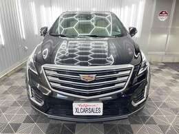 人と被らないかっこいい！年齢や性別を問わず一歩先へ行く先進的なデザイン！どこかキャデラックさを残しながらもキビキビ走ることが出来る1台です！季節やシーンを問わず乗れる1台です！