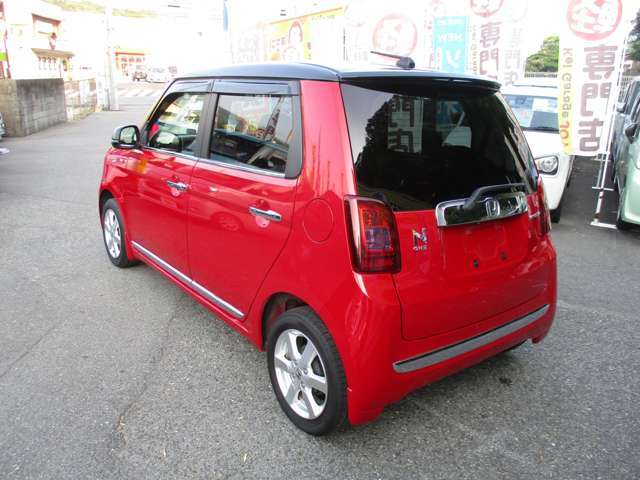 軽自動車のことなら当店にお任せ！たくさんの軽自動車を屋内展示しております。是非とも他の在庫車両もご覧くださいね。運命の出会いがあるかも知れません（＾＿＾）