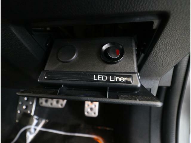 LEDライナーの電源スイッチです。ライナーを消灯したいときはこちらを操作してください。