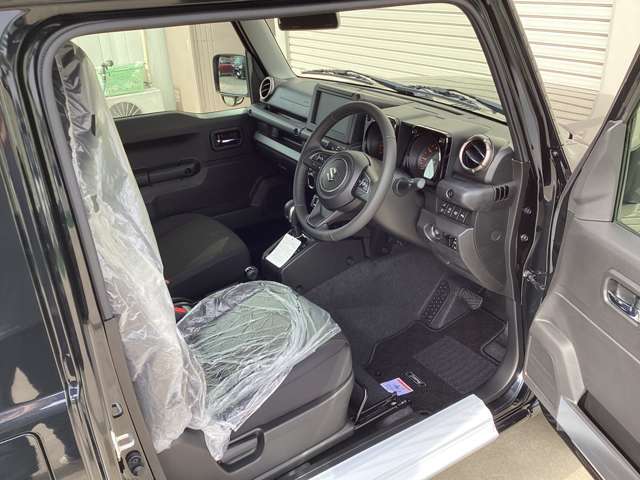 未使用車ですので、車内ももちろん綺麗です。