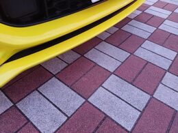 【純正エアロ】人気の純正エアロを装備！クルマの外観がよりスタイリッシュになり、街中で存在感あふれる1台に♪将来買い替える時にもリセールに影響しやすく、価値ある人気の装備です！