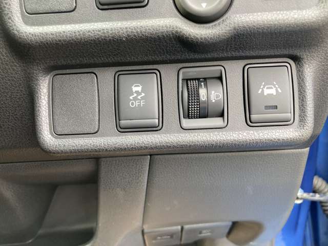 サイドミラーの角度変更もできるので重い荷物を積んでも対向車に迷惑かけることなく走行できます。