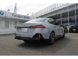 ご購入後の保証【1年または2年】は全国のBMW正規ディーラーにてご対応できます。遠方の方や県外へお引越しされた場合でも安心してご利用いただけます。