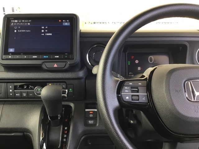 ドライブの必需品。見やすい・使いやすいHonda純正のメモリーナビを搭載。