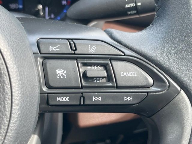 【レーダークルーズコントロール】高速道路での長距離走行が楽に！！自動で速度を保つクルーズコントロールが、衝突軽減システムと連携し、前方の車両を感知して車間を保つように速度調節してくれます！！