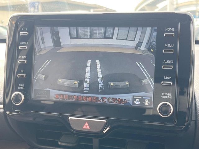 【バックカメラ】駐車時に後方がリアルタイム映像で確認できます。大型商業施設や立体駐車場での駐車時や、夜間のバック時に大活躍！運転スキルに関わらず、今や必須となった装備のひとつです！