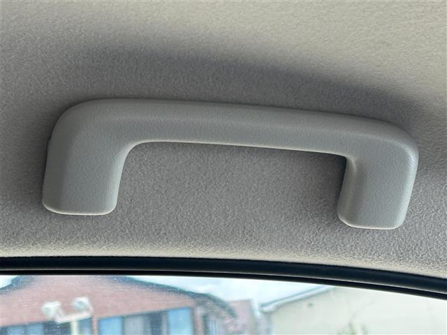 運転席操作部の画像です。店舗にて現車の確認もいただけますので、お電話で在庫のご確認の上是非ご来店くださいませ！！！ワクワクするクルマ選びをご提案します！