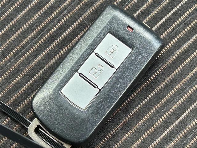 ヘッドライト・ホイール・フロントガラスなど色々な部分コーティングをご用意しております！
