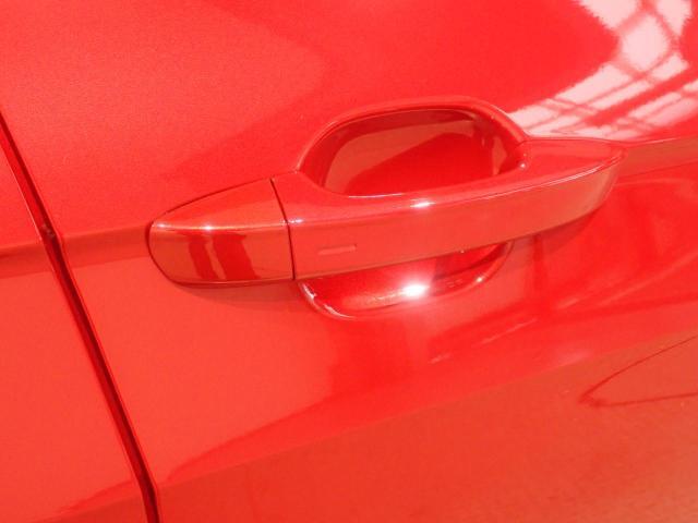 ”Keyless Access”によって、ドアハンドルに手をかけるだけでドアロックが解除できます！