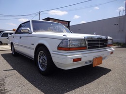 日産 グロリアセダン 2.0 V20ツインカムターボ ブロアム 