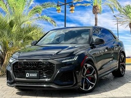 アウディ RS Q8 4.0 4WD カーボンセラミックブレーキ・レザーシート