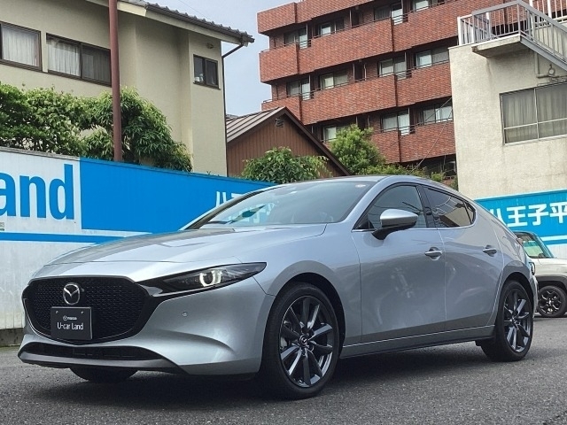 本革シート仕様のMAZDA3ファストバックが入庫しました！