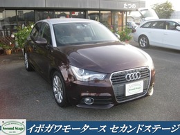 アウディ A1スポーツバック 1.4 TFSI シリンダー オン デマンド 禁煙車/バックカメラ/盗難防止装置/本革