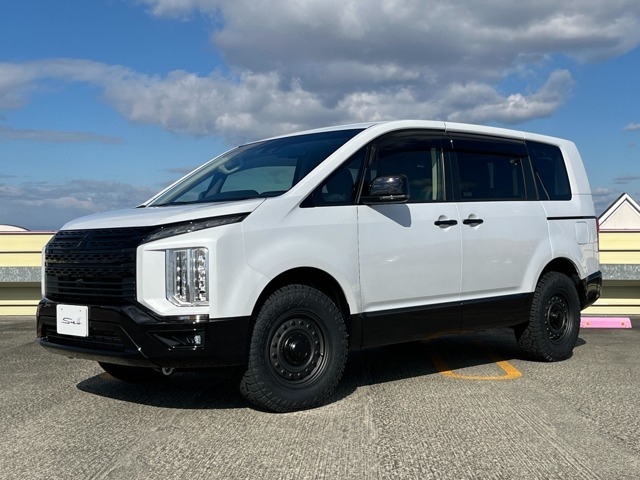 新車カスタムの為、納期を頂いており、サイドドアバイザーのみオプションになります。