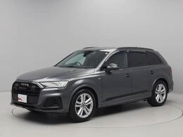 アウディ Q7 55 TFSI クワトロ Sライン 4WD ブラックスタイリング　パノラマサンルーフ