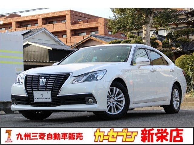 新しく入庫いたしました。当社自慢のお車です。横にこの車のセールスポイントを、写真と説明でアピールしてあります!まずはご覧になってください。いろんなところをチェックできますよ。
