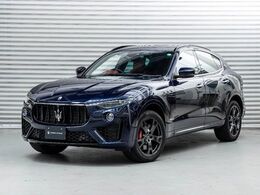 マセラティ レヴァンテ グランスポーツ 4WD 認定保証2年付 赤革全席シートヒーター