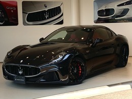 マセラティ グラントゥーリズモ トロフェオ 4WD スポーツデザインパッケージ/カーボンファ