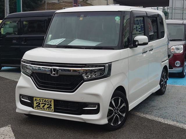 【走行50554km】NBOXカスタムGLホンダセンシング入庫致しました！純正8型プレミアムインターナビ搭載♪ボディに写真などでは判別が難しい凹みが複数御座いますので、ご来店頂き実車にてご確認ください