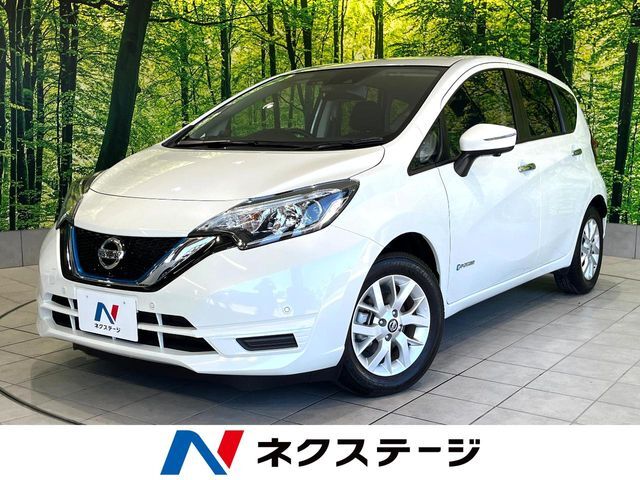 禁煙車　純正ナビ　全周囲カメラ　インテリジェントクルーズコントロール