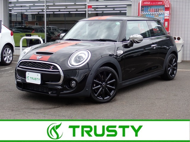 神奈川県にあります輸入車専門TRUSTYグループの厚木店です！Audi,MINI,VOLVO,VW,ルノー,Porscheなどの輸入車をお探しでしたら《TRUSTY 厚木店》 当社は質の高いサービスをお安い価格にてご提供します！