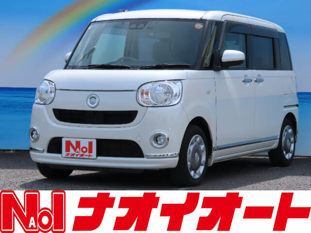 【当店のこだわり】入庫後のお車は選任スタッフによる細部清掃を実施しております。足回り、エンジンルーム、室内、室外を隅々まで綺麗にしております。展示車はピカピカです。全国配送も可能ですのでご相談下さい！