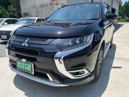 三菱 アウトランダーPHEV 2.4 オール ブラックス エディション 4WD 全周囲カメラ　ナビ　衝突軽減ブレーキ