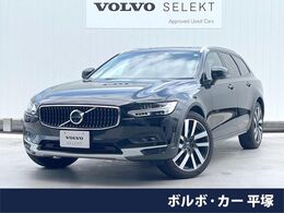 ボルボ V90クロスカントリー B6 AWD プロ 4WD 認定中古車　パノラマガラスサンルーフ
