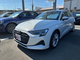 アウディ A3セダン 30 TFSI advanced MMI付　LEDヘッドライト　グレイシアホワイ