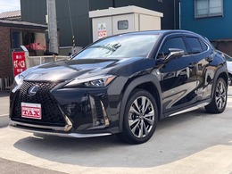 レクサス UX 250h Fスポーツ 4WD パワーシ-ト/シ-トヒータ/ナビ・全周囲