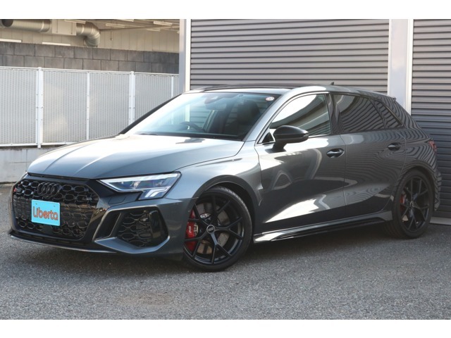 RS3スポーツバックが入庫いたしました！！現在弊社展示場に飾らせて頂いております！お問い合わせご来店お待ちしております！！