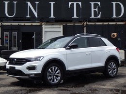 フォルクスワーゲン T-Roc TSI スタイル デザイン パッケージ 禁煙車　電動リアゲート　純正ナビ　ACC