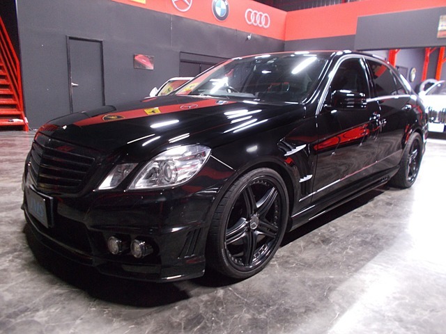 ディーラー整備車両の程度良好な人気オプシディアンブラック！E350アバンギャルド！WALDコンプリート スポーツラインブラックバイソンエディションの入庫です！