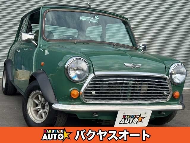 とってもかわいいローバーミニクーパー♪グリーンのボディ×ブラックルーフがオシャレですね！