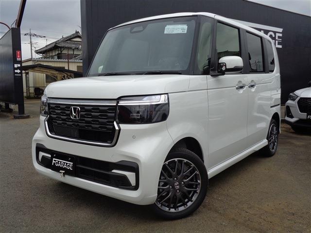このお車は第三者機関が鑑定し、鑑定書を発行しております。鑑定結果は車体、内装、機関、骨格という4つのポイントに分けられており、なかなか見極める事が難しいクルマの状態をわかりやすく開示してあります。