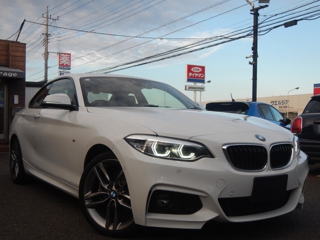 左側フェンダー交換歴有☆事前予約にて試乗OK☆コンパクト・モデルのBMW「2シリーズ」220iクーペ Mスポーツ入庫致しました。とても綺麗なシルエットです。
