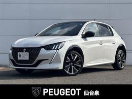プジョー 208 GTライン ガラスルーフ LEDヘッドライト 半革シート