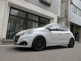 プジョー 208 スタイル D車　1オーナー　ローダウン