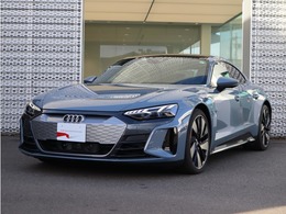 アウディ e-tron GTクワトロ 4WD 元デモカー　レザーシート　赤キャリパー
