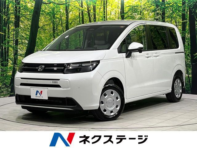4WD　登録済未使用車　衝突軽減　純正8型ディスプレイオーディオ
