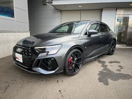 アウディ RS3スポーツバック 2.5 4WD ファインナッパレザー　キャリパーレッド