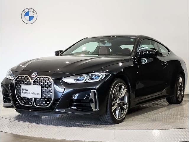 【BMWの伝統】BMWのお車は、“駆け抜ける歓び”を意識し、走行の安定性とコーナリングの良さを追求し、思い通りにハンドルの操作可能です。