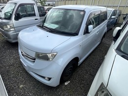 トヨタ bB 1.3 Z 4WD 