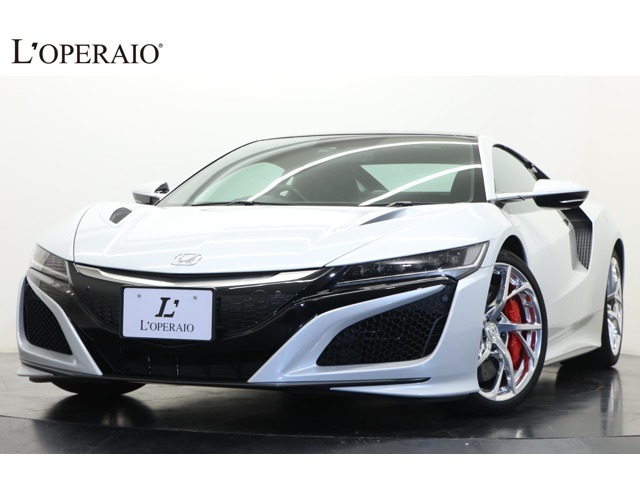 惜しまれつつも生産終了となったホンダ「NSX」が入庫しました。しかも走行距離約85kmという低 走行のお車で、非常に状態の良い個体でございます。ぜひこの機会にご検討くださいませ。