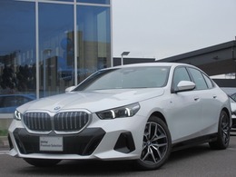 BMW 5シリーズ 523d xドライブ Mスポーツ ディーゼルターボ 4WD コンフォートドライビングPKG19AW禁煙デモ