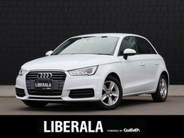 アウディ A1スポーツバック 1.0 TFSI 純正ナビ スマートキー プッシュスタート